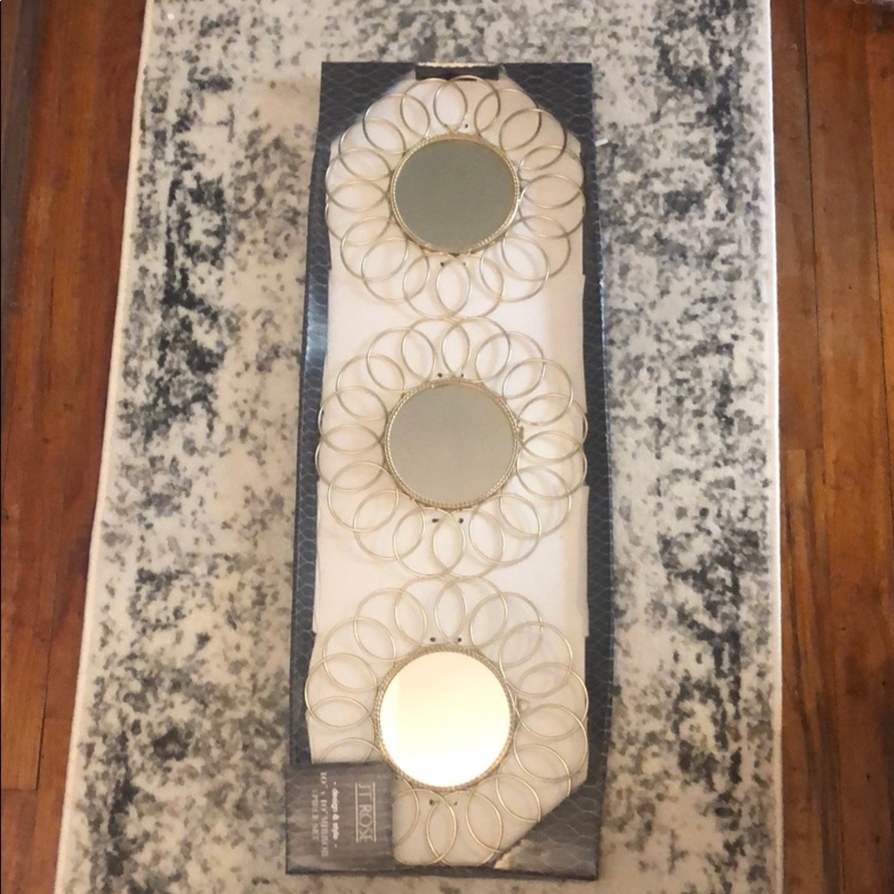 ⭐️ Cute mirror set- never opened